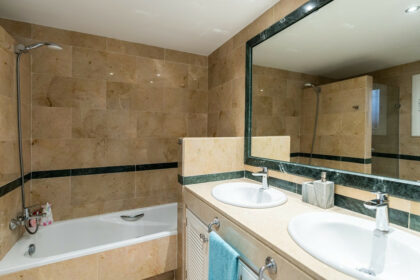 4946a227305bc3a94fed41708d0b9844 - 16