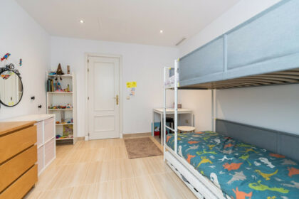 4946a227305bc3a94fed41708d0b9844 - 20