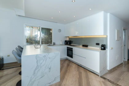 4946a227305bc3a94fed41708d0b9844 - 27