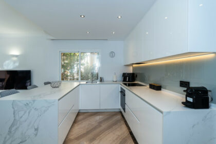 4946a227305bc3a94fed41708d0b9844 - 5