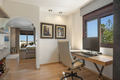 49ae48adb90469ce65d544322b0442d9 - 23