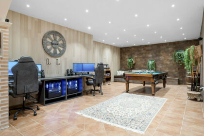 49ae48adb90469ce65d544322b0442d9 - 32