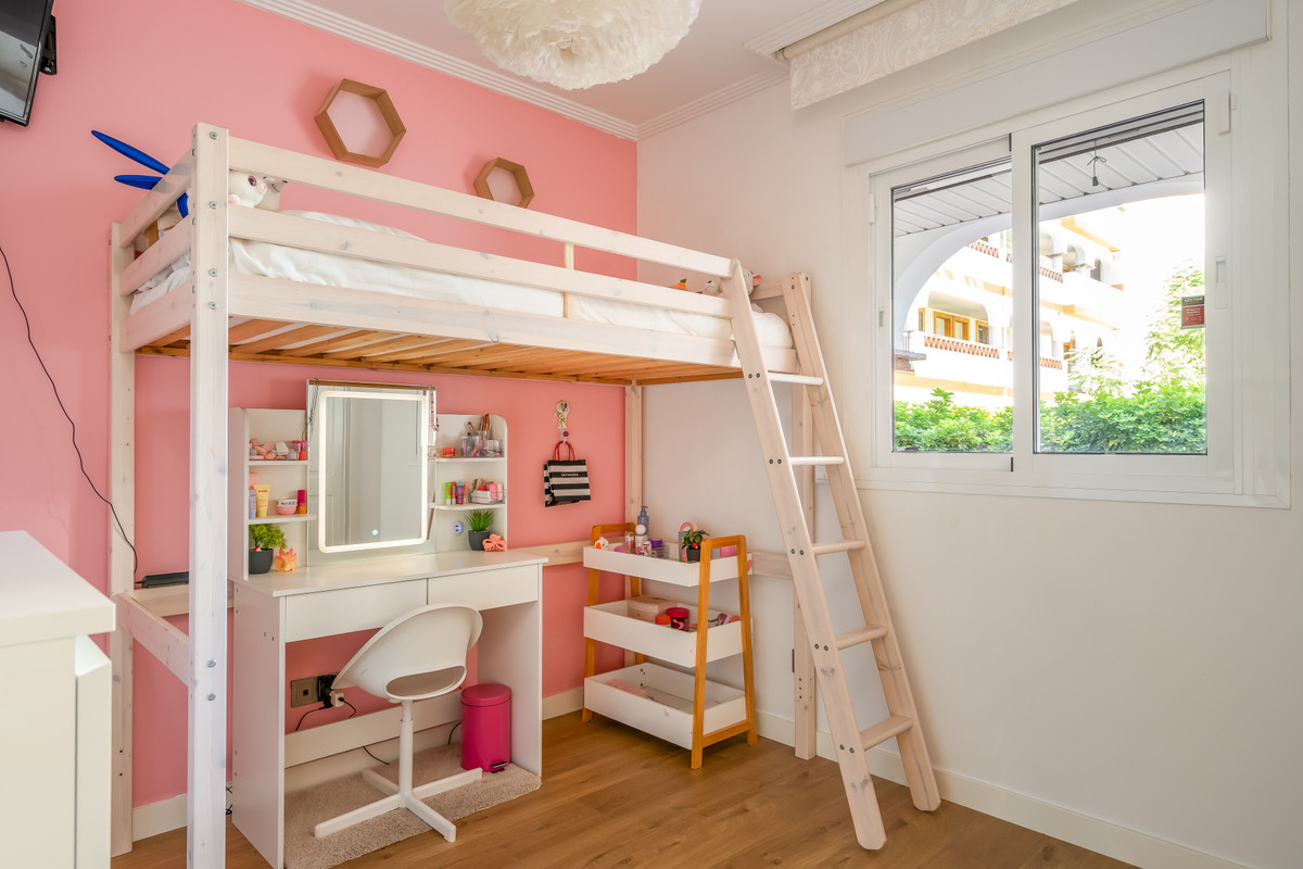 4a1c14ffd5efe5973d5a7c92e90fc86f - 12