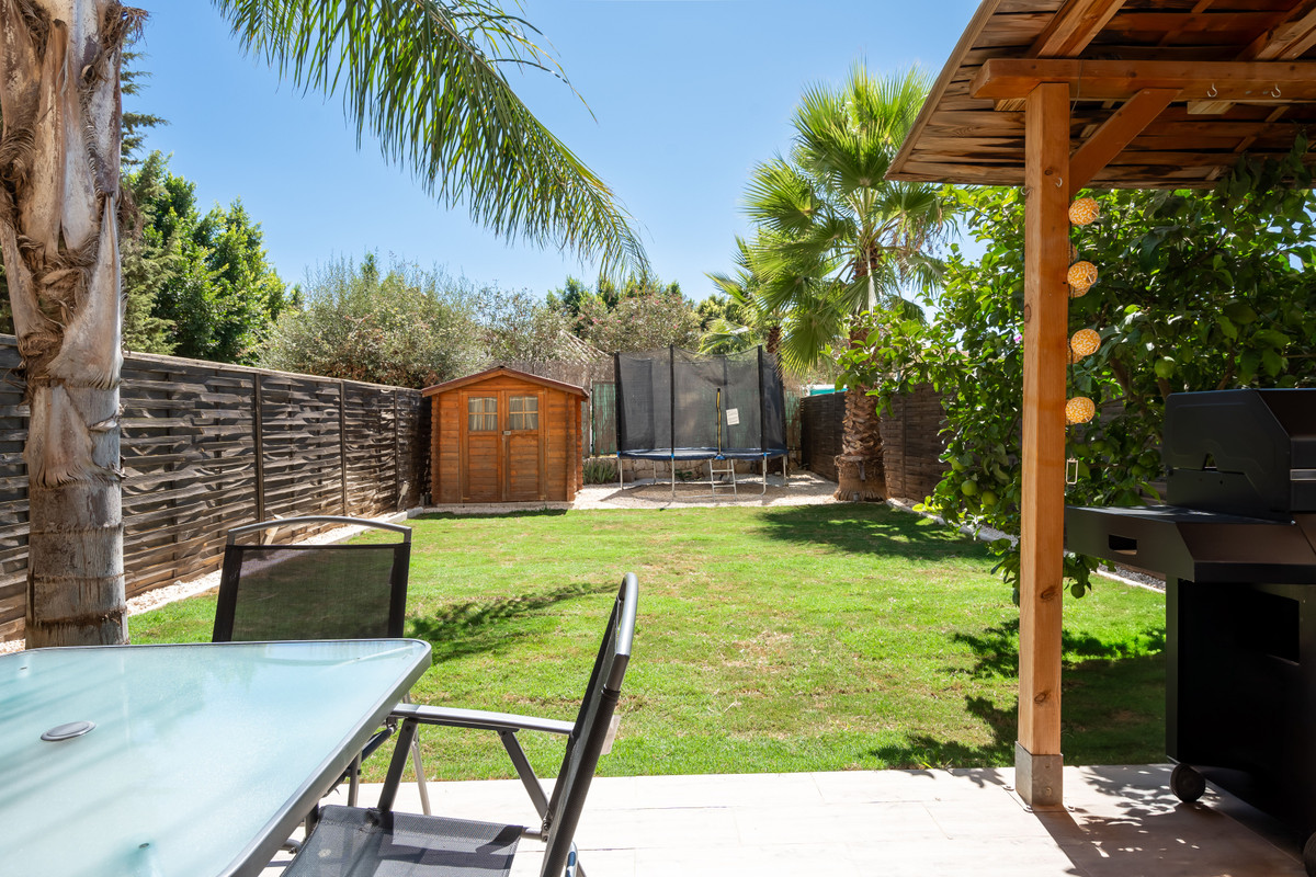 4a1c14ffd5efe5973d5a7c92e90fc86f - 15