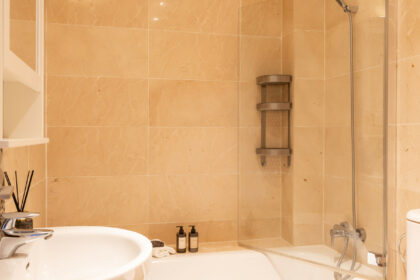 4a1c14ffd5efe5973d5a7c92e90fc86f - 18