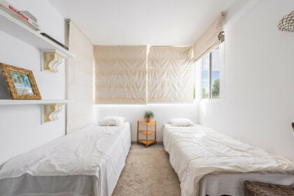 4c4b58b0137a5392d2a9ee25e99b8b58 - 15