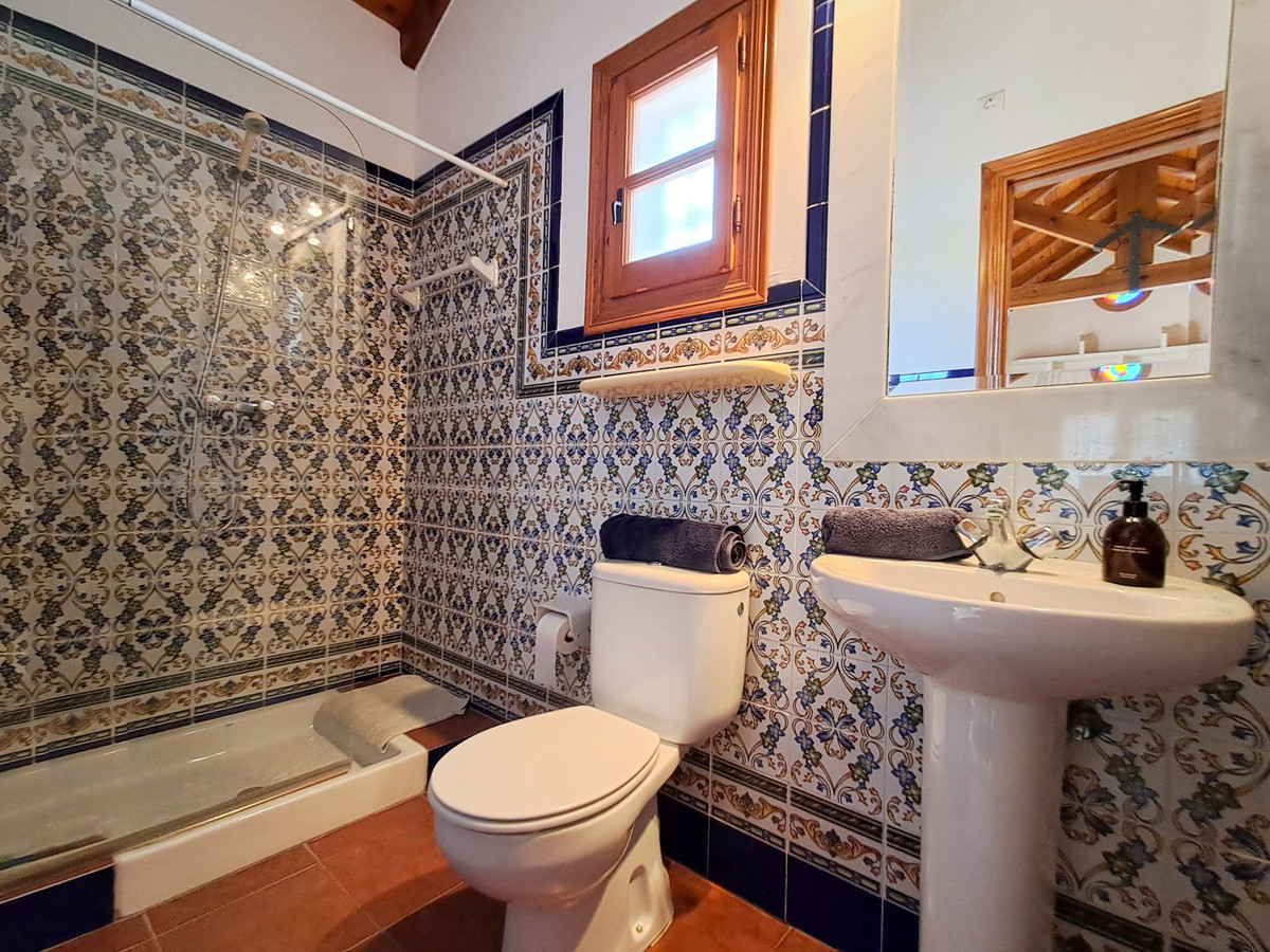 4c4d31320666bba8e7376b49eab9183e - 11