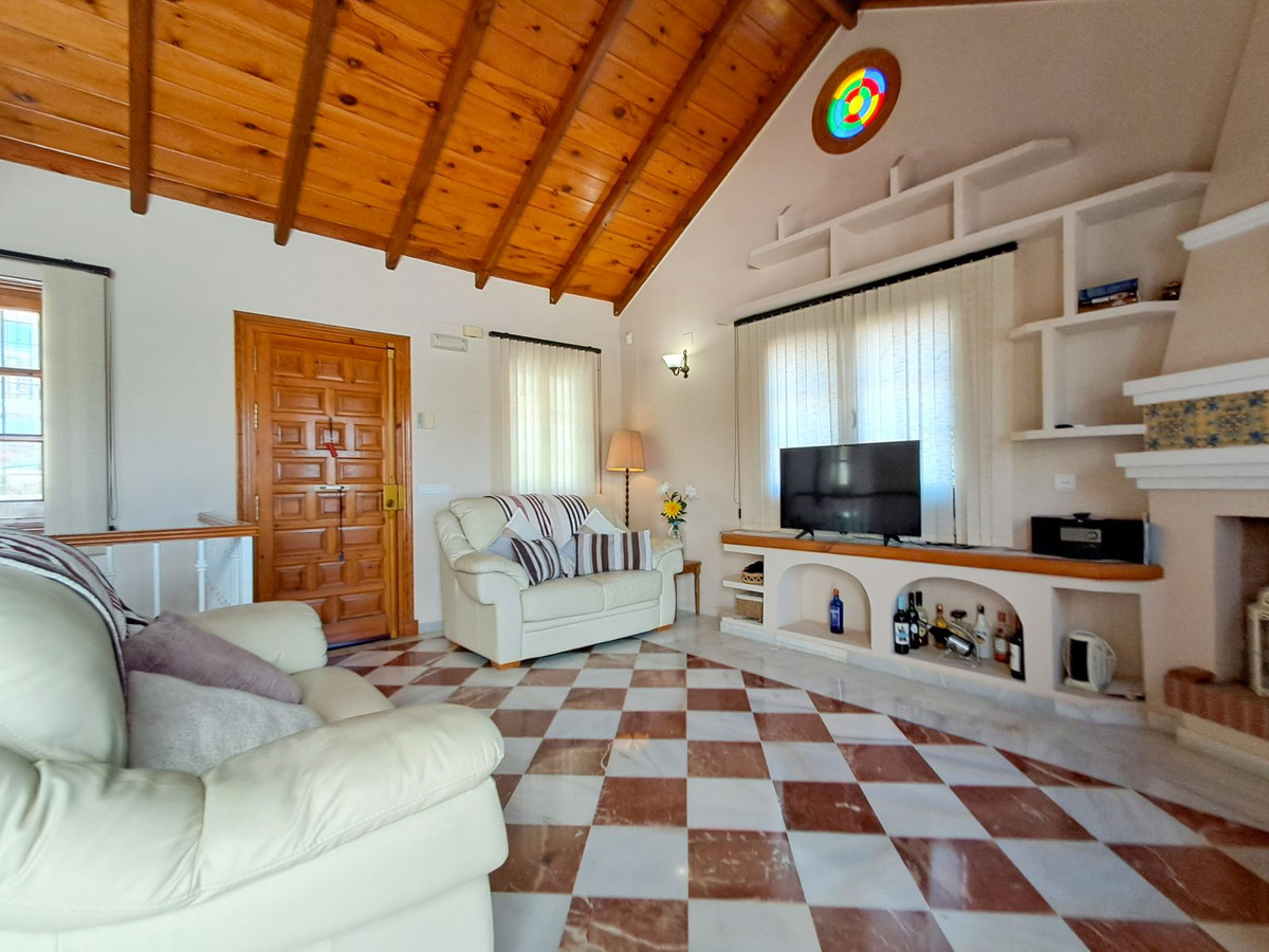 4c4d31320666bba8e7376b49eab9183e - 12