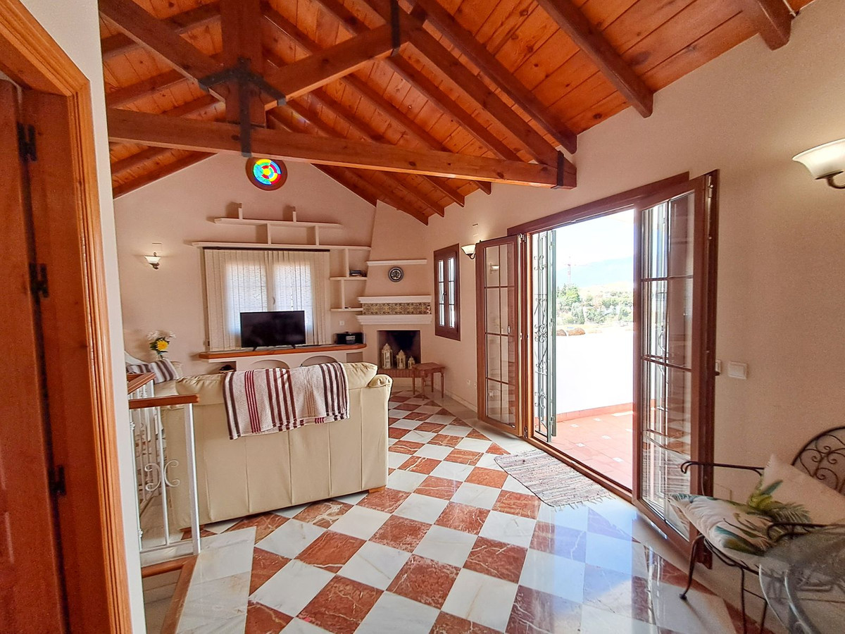 4c4d31320666bba8e7376b49eab9183e - 18