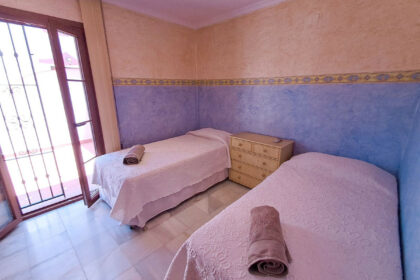 4c4d31320666bba8e7376b49eab9183e - 23