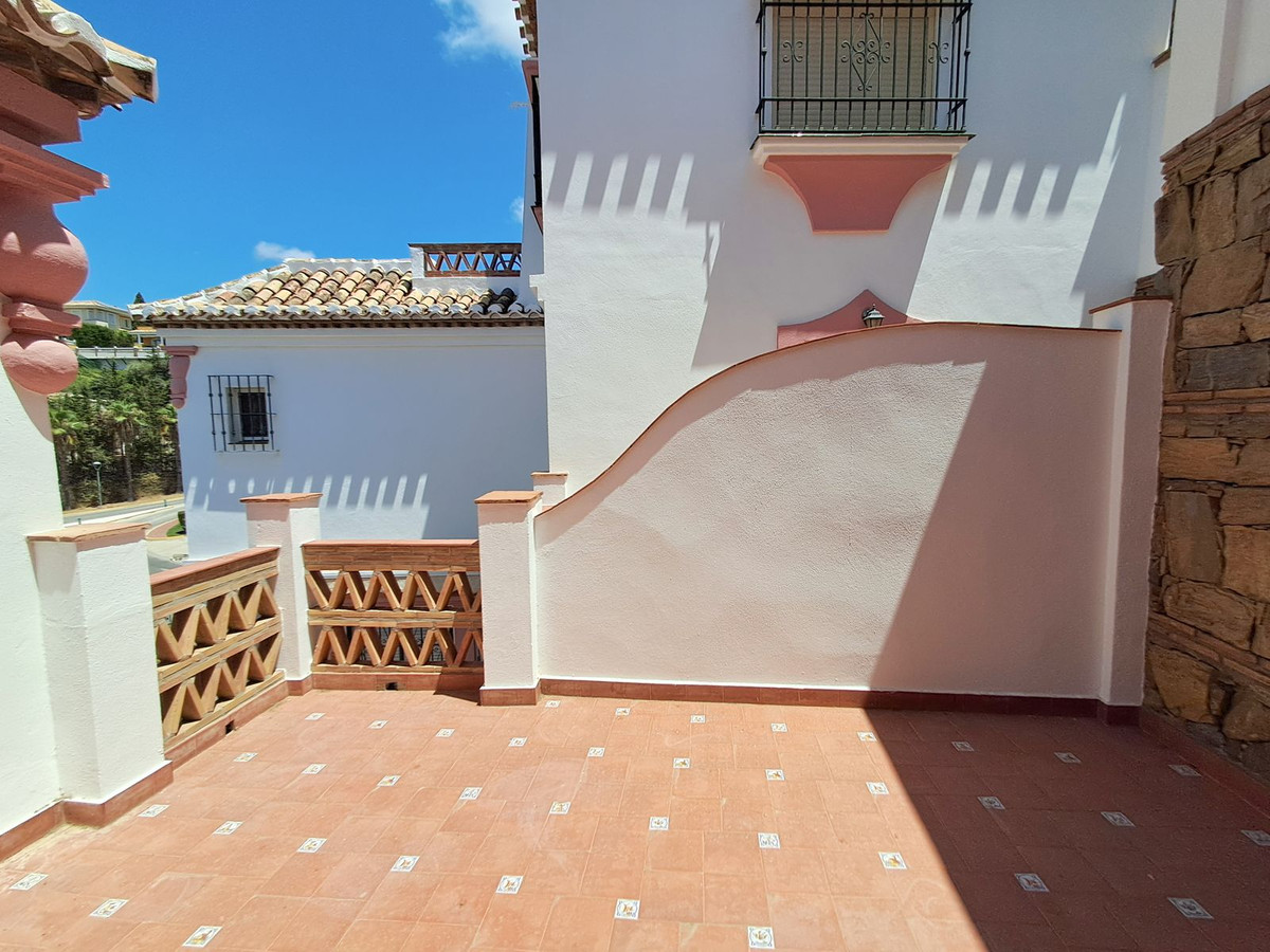 4c4d31320666bba8e7376b49eab9183e - 26