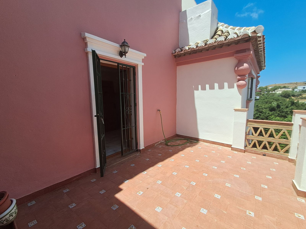 4c4d31320666bba8e7376b49eab9183e - 27