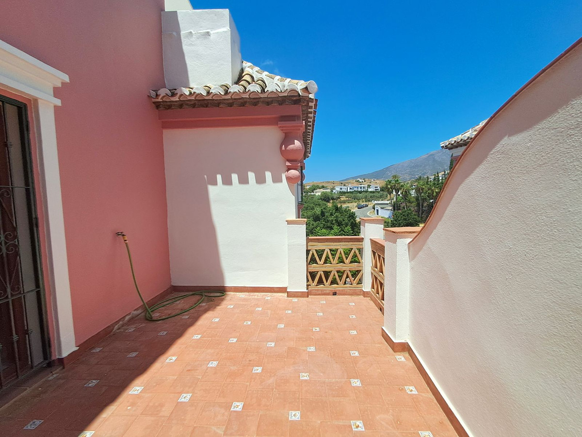 4c4d31320666bba8e7376b49eab9183e - 28