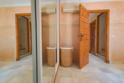 4c4d31320666bba8e7376b49eab9183e - 31