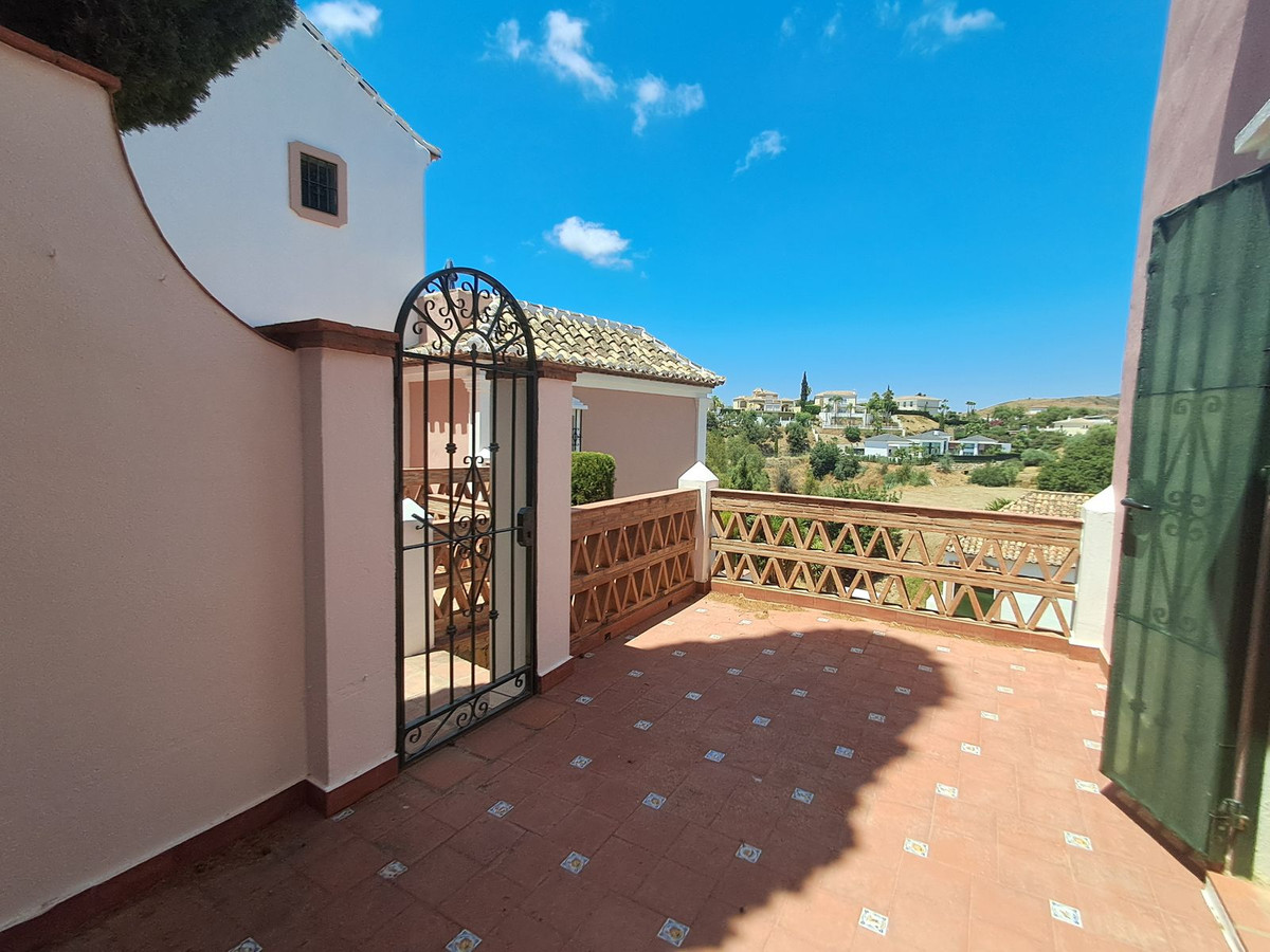 4c4d31320666bba8e7376b49eab9183e - 32