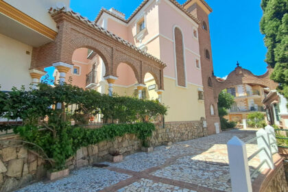 4c4d31320666bba8e7376b49eab9183e - 5