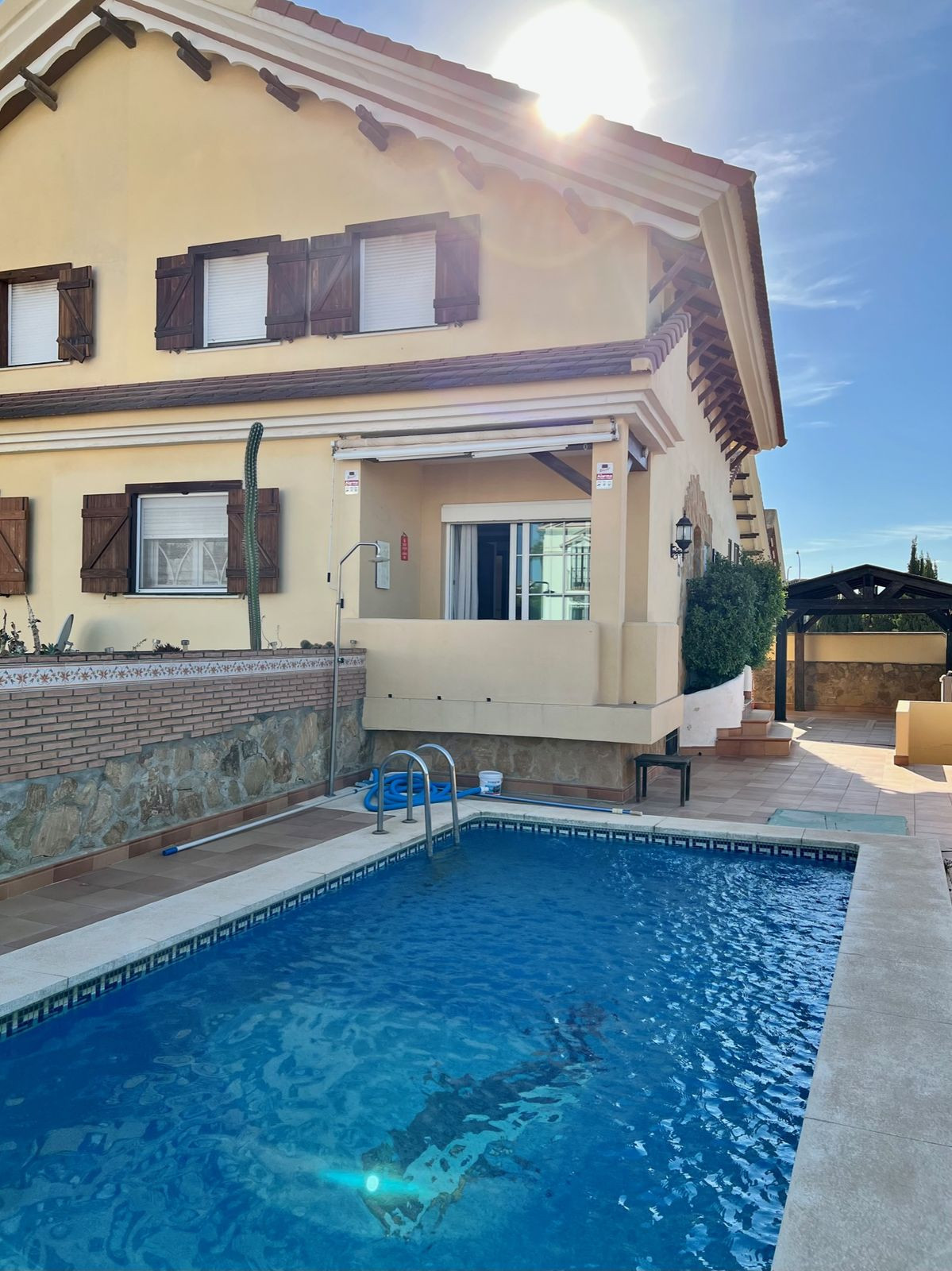 4c72e7bacf92832fcea520485327f4b0 - 1