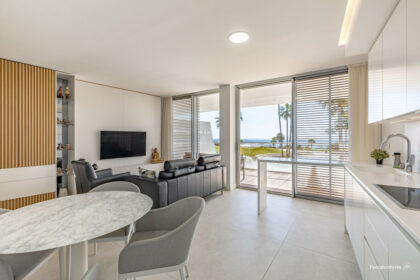 4d5021fe6d5761880033547686efabb9 - 3