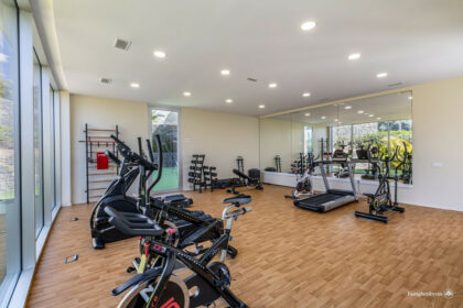 4d5021fe6d5761880033547686efabb9 - 32