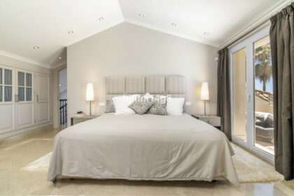 4f504e99ba59b294208bb3f1a524d6bb - 12