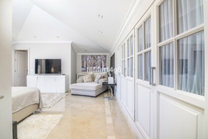 4f504e99ba59b294208bb3f1a524d6bb - 14