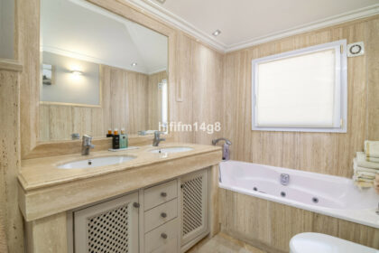 4f504e99ba59b294208bb3f1a524d6bb - 15