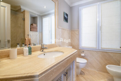 4f504e99ba59b294208bb3f1a524d6bb - 24