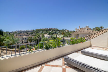 4f504e99ba59b294208bb3f1a524d6bb - 26