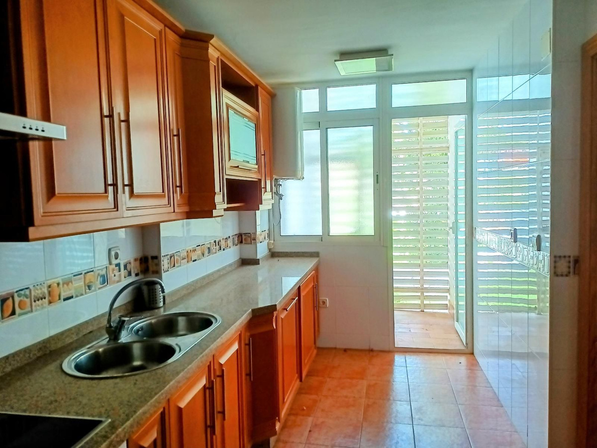 5282bf680419ef2a8df3f3149ce3086a - 3