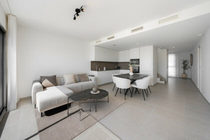 52b927d4c2544456c87d9d6f1275755d - 18