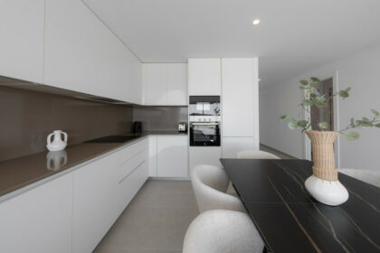 52b927d4c2544456c87d9d6f1275755d - 21