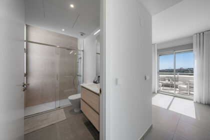 52b927d4c2544456c87d9d6f1275755d - 30