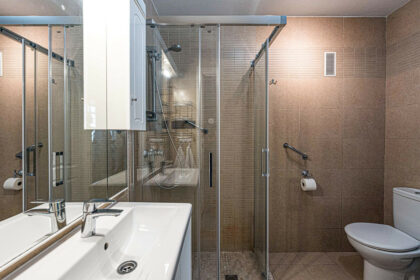 5347f551a76efc44bf99d71c4e432f52 - 4