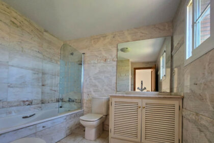 551193af116cf4c76a2f9c3552e689ee - 13