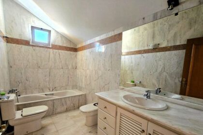 551193af116cf4c76a2f9c3552e689ee - 17