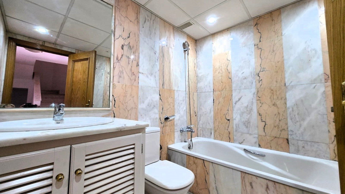 551193af116cf4c76a2f9c3552e689ee - 19