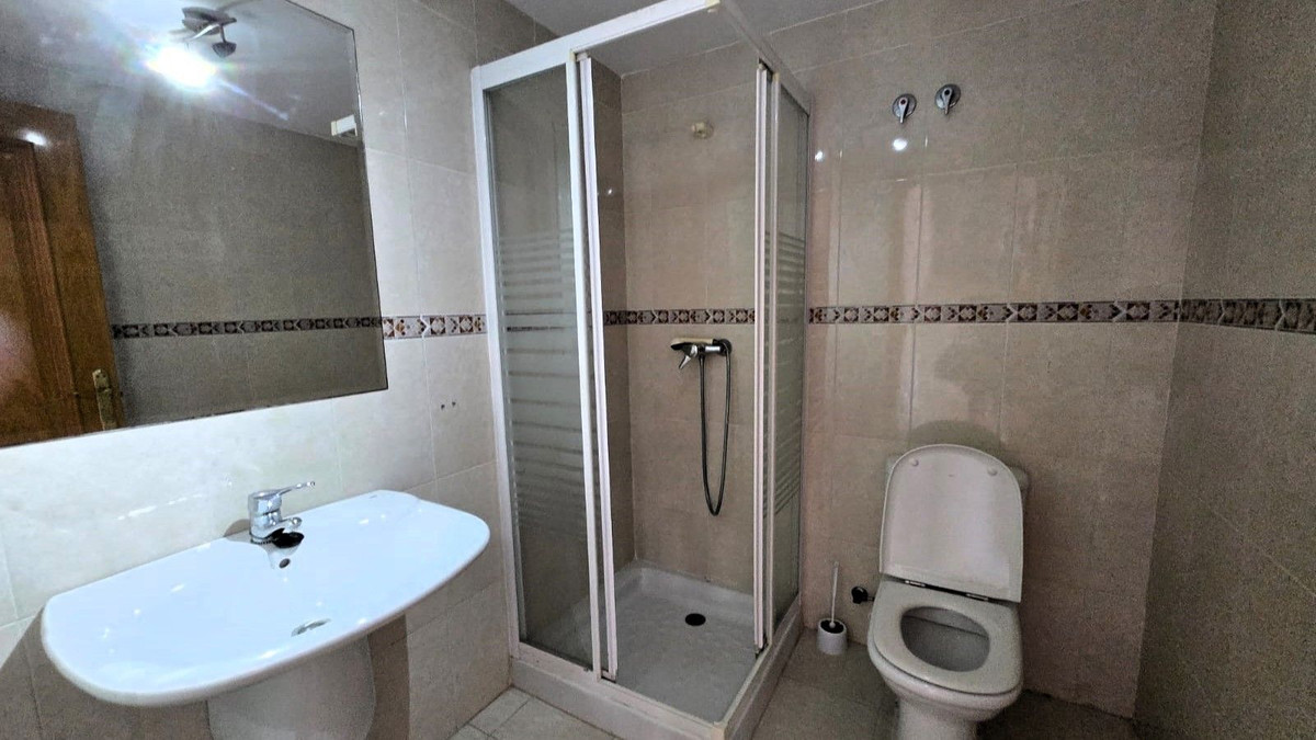 551193af116cf4c76a2f9c3552e689ee - 21