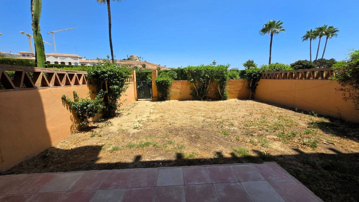 551193af116cf4c76a2f9c3552e689ee - 23