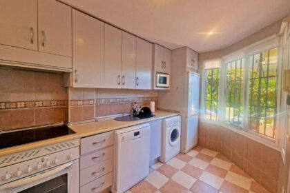 55ce485e87a54e9d5968323727a55d1b - 10