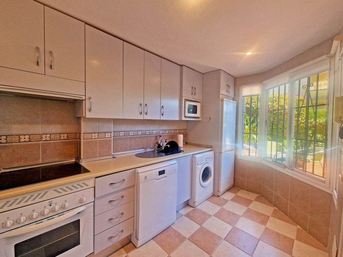 55ce485e87a54e9d5968323727a55d1b - 10