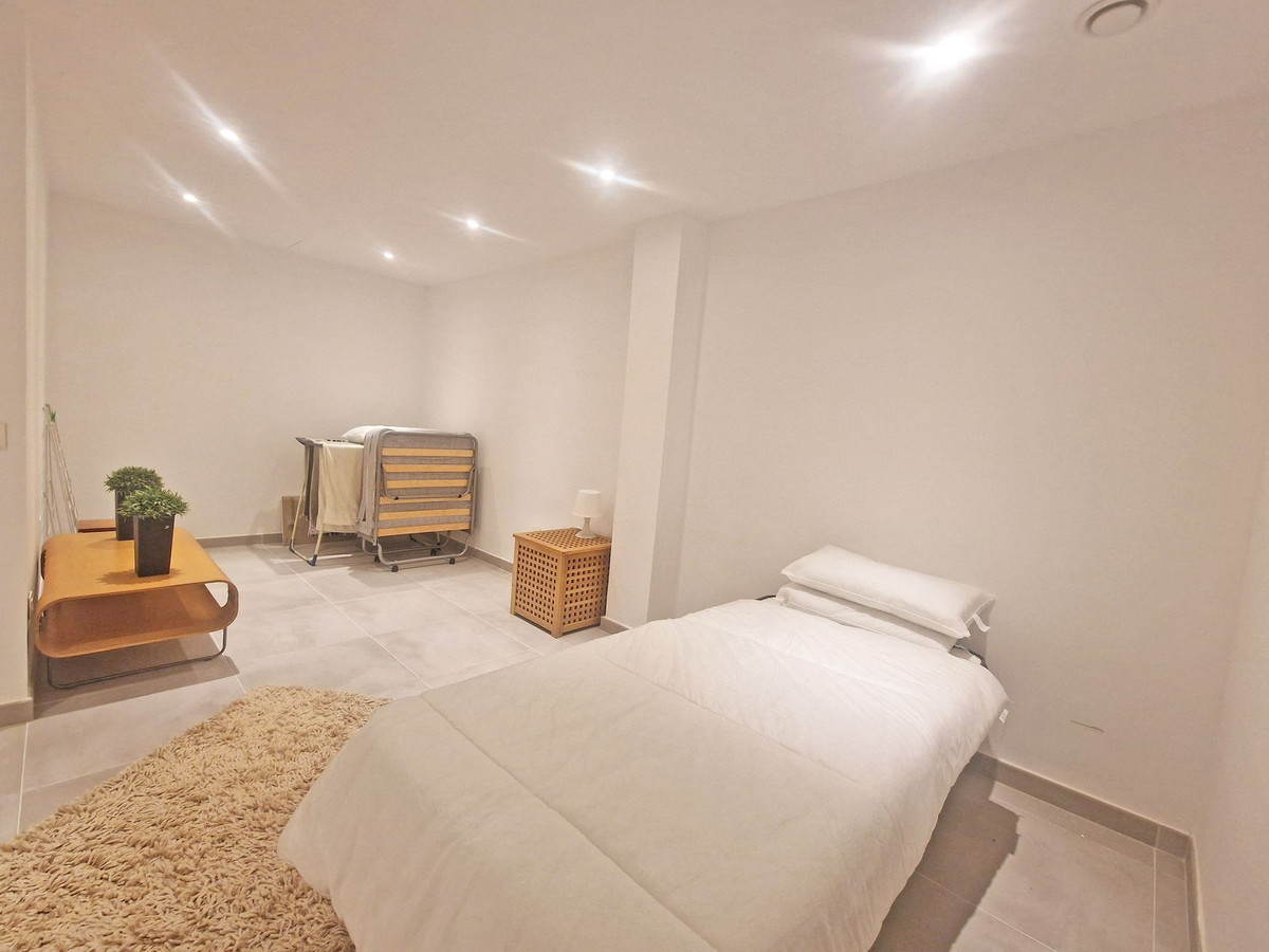 55ce485e87a54e9d5968323727a55d1b - 38