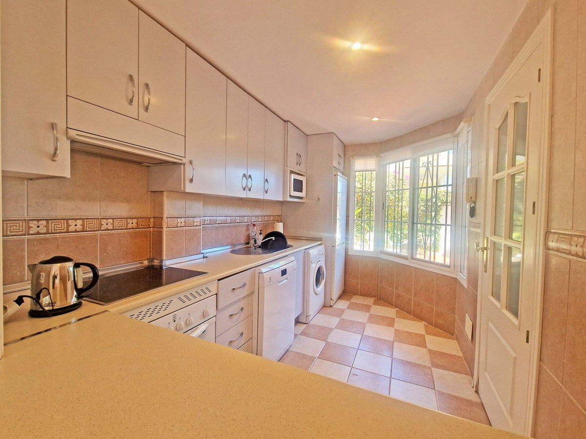 55ce485e87a54e9d5968323727a55d1b - 4