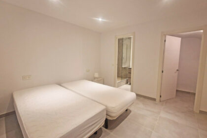 55ce485e87a54e9d5968323727a55d1b - 40