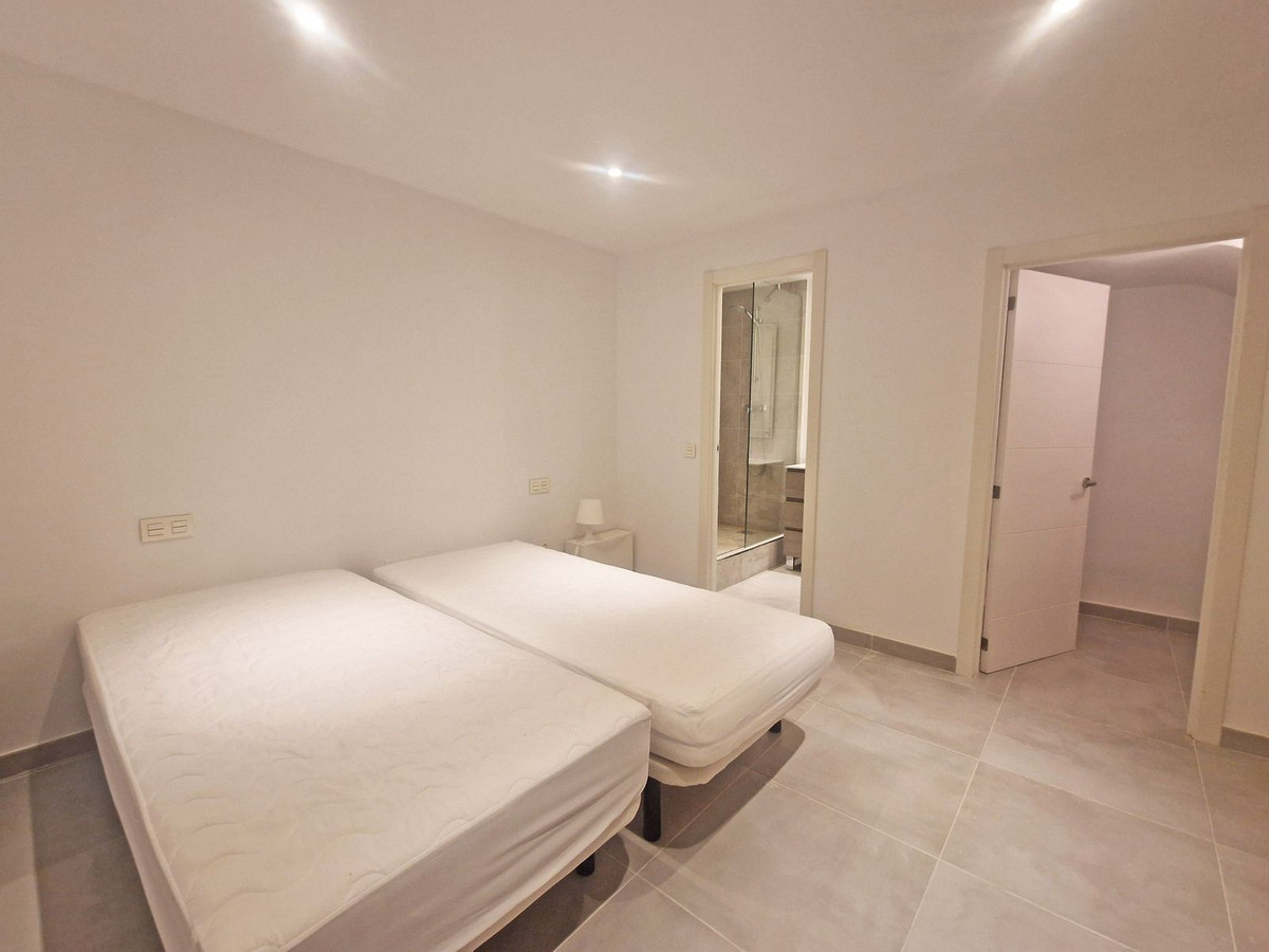 55ce485e87a54e9d5968323727a55d1b - 40