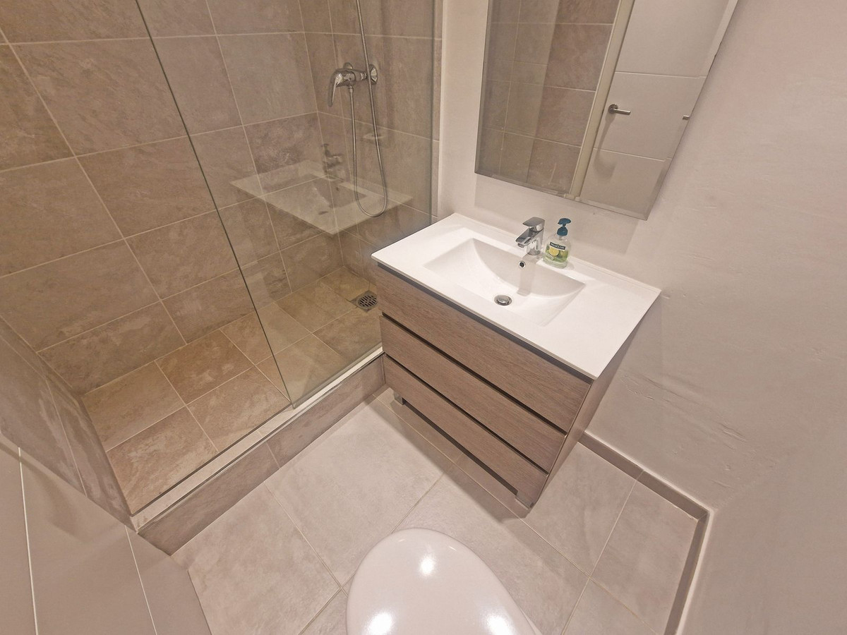 55ce485e87a54e9d5968323727a55d1b - 41