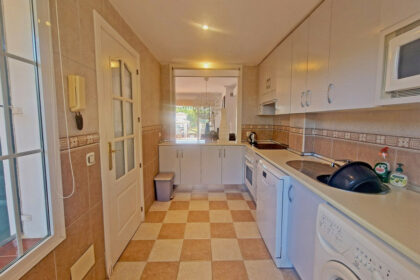 55ce485e87a54e9d5968323727a55d1b - 9