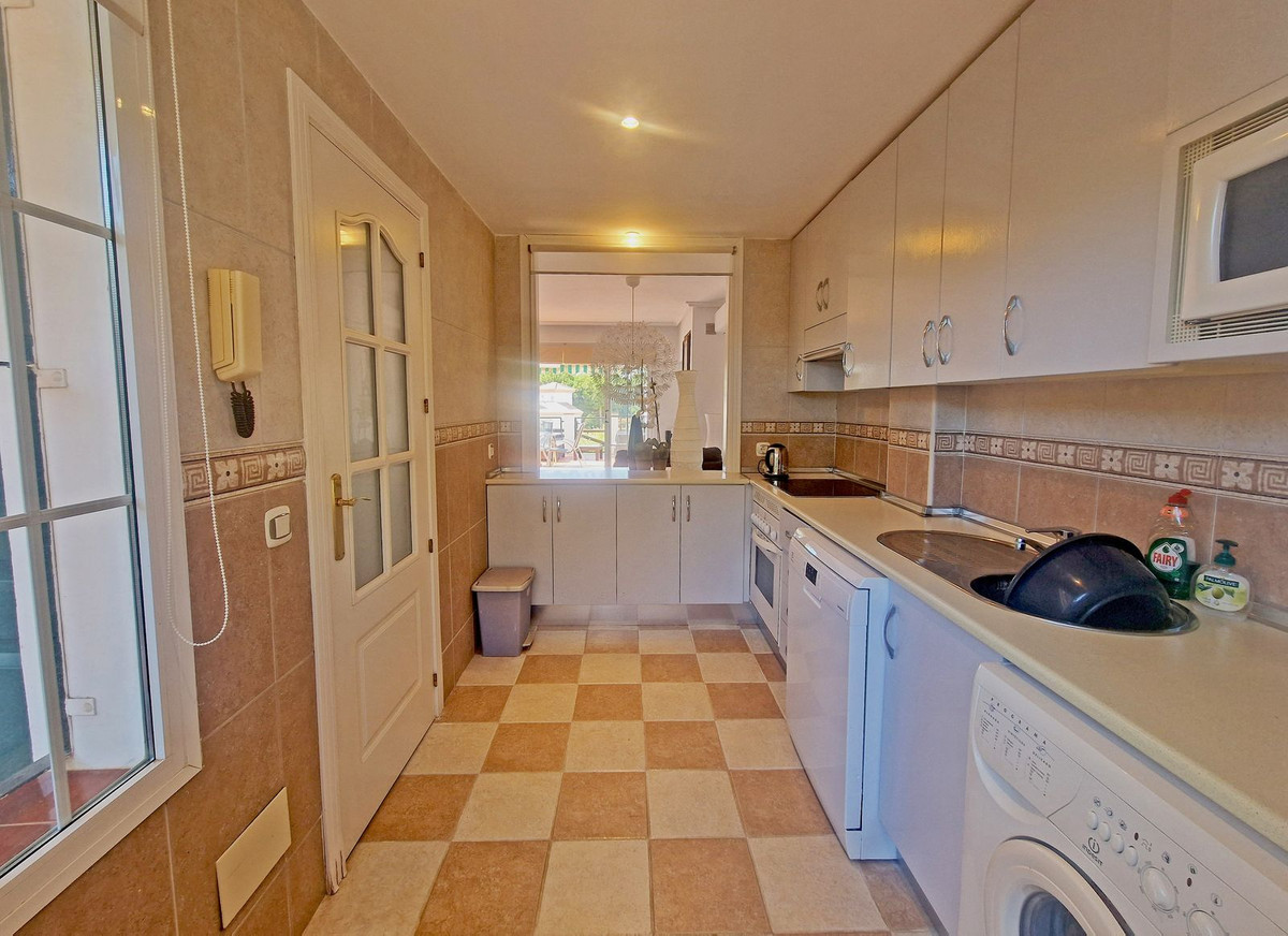 55ce485e87a54e9d5968323727a55d1b - 9