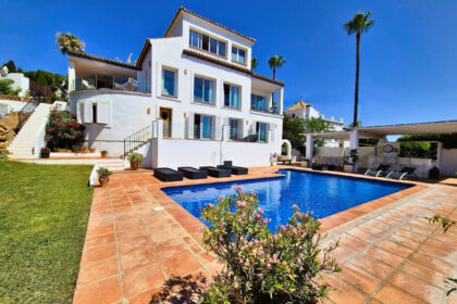 55d10c9ea9c738515c8ed889f7cace4c - 1