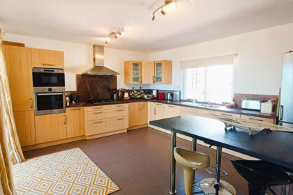 55d10c9ea9c738515c8ed889f7cace4c - 10