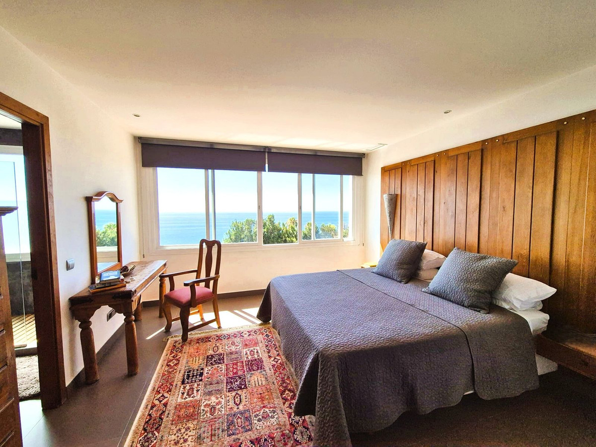 55d10c9ea9c738515c8ed889f7cace4c - 16